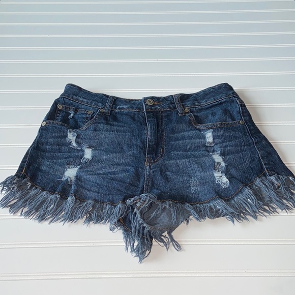 Altar’d State Shorts Frayed Jean Cut Off 28/7 - Picture 1 of 4